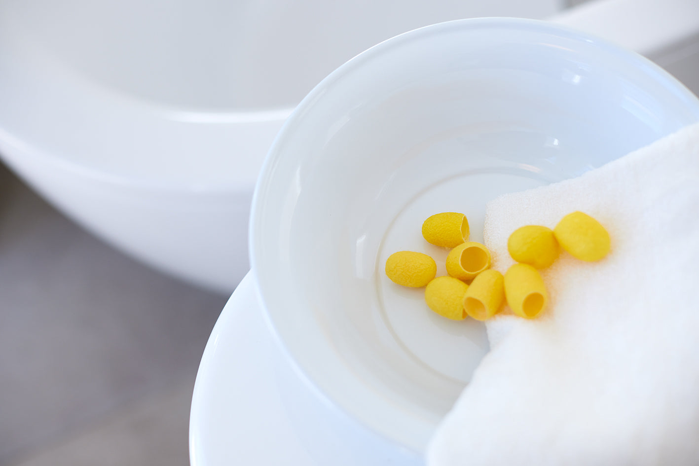 全ての商品 – まゆ恋 (MAYUCOI)【公式サイト】 | 金のシルク美容液の通販